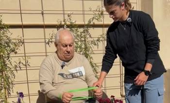 Tiene 81 años y decidió volver a ejercitarse de la mano de su nieta | Adultos mayores