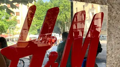 Un tribunal español ordena a H&M que deje de registrar las bolsas y las taquillas de sus empleados Un tribunal español ordena a H&M que deje de registrar las bolsas y las taquillas de sus empleados
