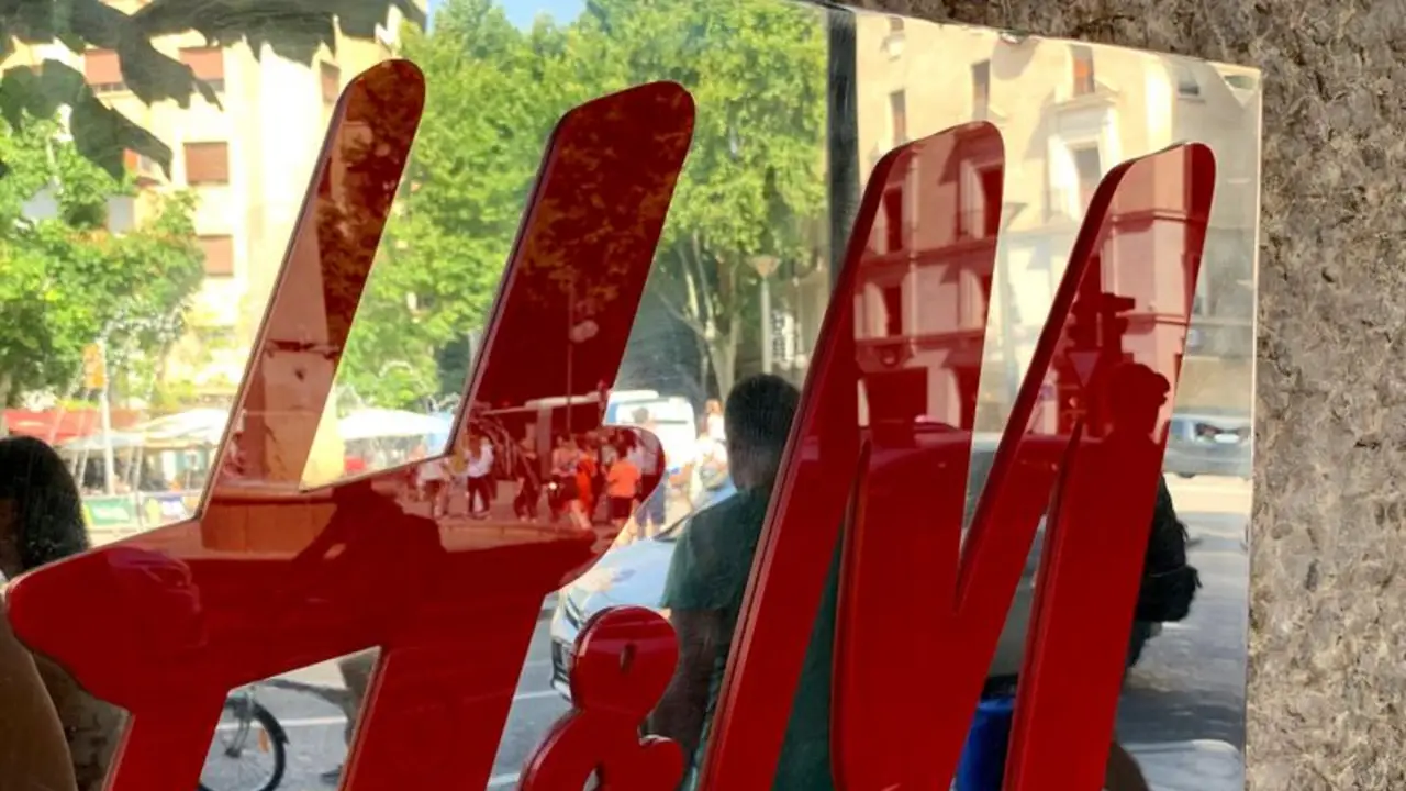 Un tribunal español ordena a H&M que deje de registrar las bolsas y las taquillas de sus empleados