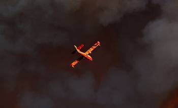 Enormes incendios forestales de Europa ponen a prueba capacidad de aviones cisterna, según Avincis | Europa