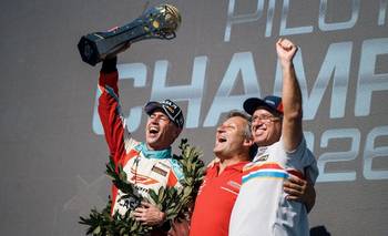 Pernía hizo historia: primer campeón argentino del TCR Brasil | Leonel pernía