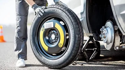 Qué hacer si no sabés cambiar la rueda y cuáles son los elementos que nunca deben faltar Qué hacer si no sabés cambiar la rueda y cuáles son los elementos que nunca deben faltar