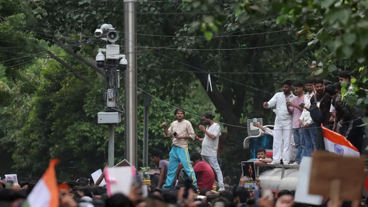 Activistas indios critican el uso de la IA en la vigilancia durante las protestas estudiantiles