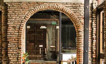 Compraron una casa para hacer un restó y encontraron un túnel  | Turismo