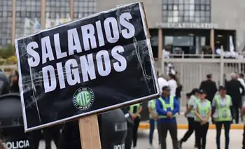 La crisis de Milei no tiene fin: el 87% de los estatales está endeudado | Encuestas 2026