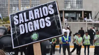 La crisis de Milei no tiene fin: el 87% de los estatales está endeudado La crisis de Milei no tiene fin: el 87% de los estatales está endeudado