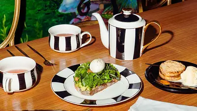 Tostado de palta con té Tostado de palta con té