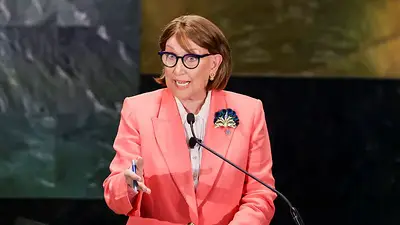 Una encuesta no oficial sitúa a Grynspan, de Costa Rica, en cabeza por la jefatura de la ONU Una encuesta no oficial sitúa a Grynspan, de Costa Rica, en cabeza por la jefatura de la ONU