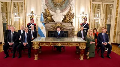 Milei pide blindar el BCRA y prohibir el déficit fiscal por ley: "Se apaga el Estado" Milei pide blindar el BCRA y prohibir el déficit fiscal por ley: "Se apaga el Estado"