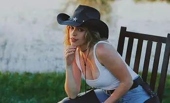 Desde Mendoza: Clari Ceschin presenta su álbum debut "De 0 a 100" | Música