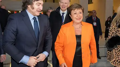 Milei reveló qué le mostró a Giorgieva en su despacho: "Sabes la experiencia que sintió" Milei reveló qué le mostró a Giorgieva en su despacho: "Sabes la experiencia que sintió"