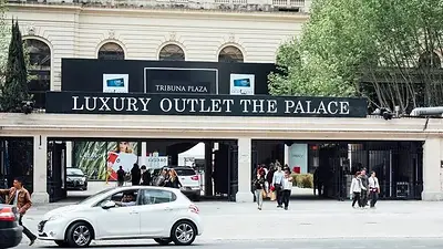Luxury Outlet. Luxury Outlet.