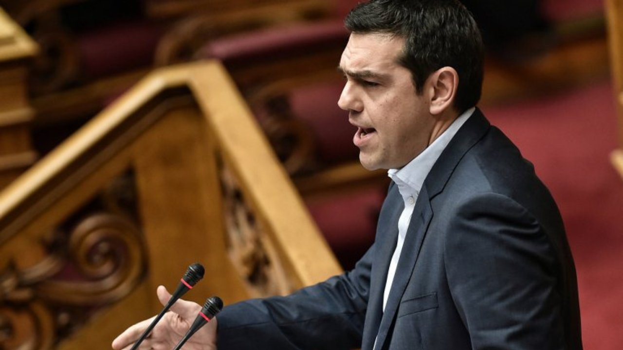 La Bolsa de Atenas se desploma 22% tras permanecer cinco semanas cerrada
