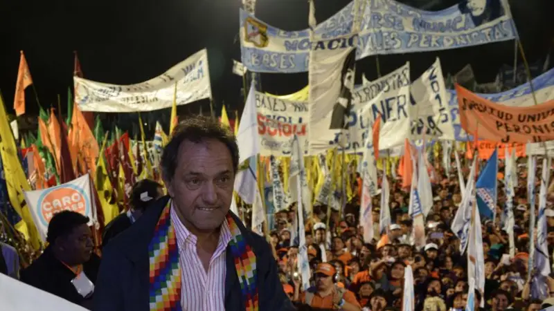 Scioli: "Pensemos en salir a votar a favor de la Argentina"