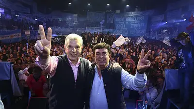 Elecciones 2015: Pachu Peña y Mex Urtizberea se suman a la campaña de Julián Domínguez Elecciones 2015: Pachu Peña y Mex Urtizberea se suman a la campaña de Julián Domínguez