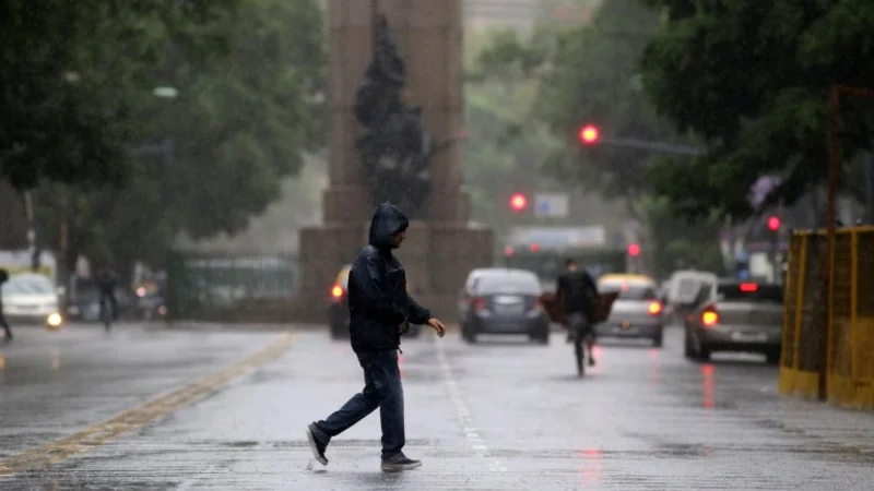 Emiten un alerta meteorológico por lluvias y tormentas fuertes
