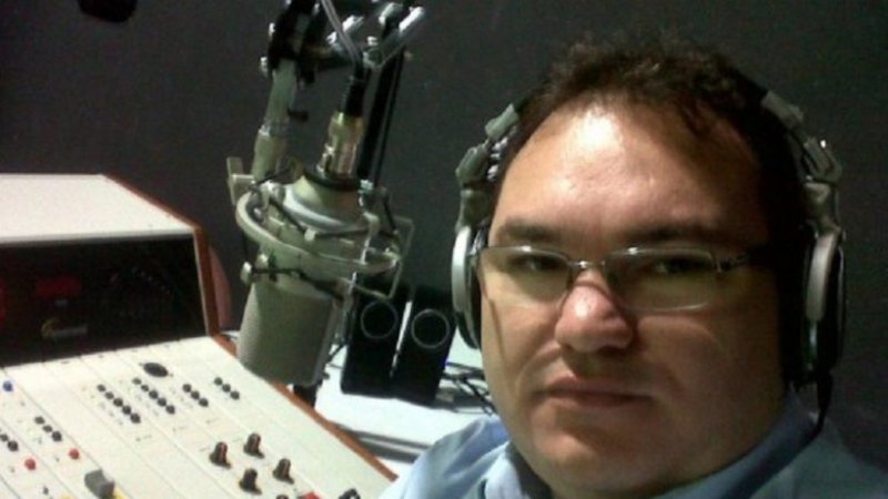 Un locutor brasileño fue asesinado mientras emitía su programa
