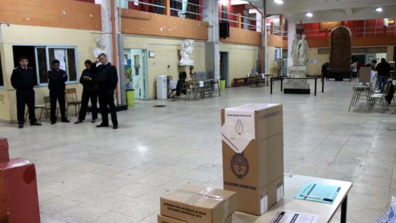 Scioli pidió ir a votar temprano por el temporal y dice que el agua está bajando en Luján