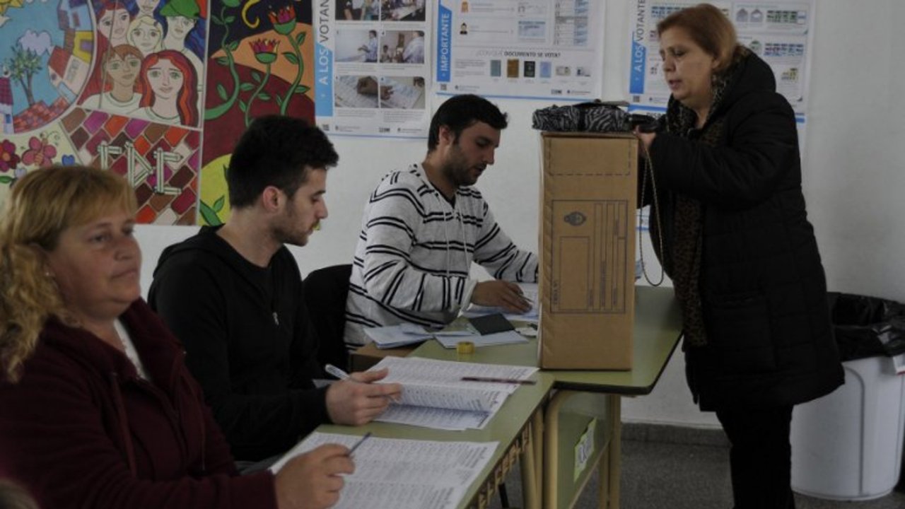 PASO 2015: pasado el mediodía, ya votaron 10 de los 15 candidatos presidenciales