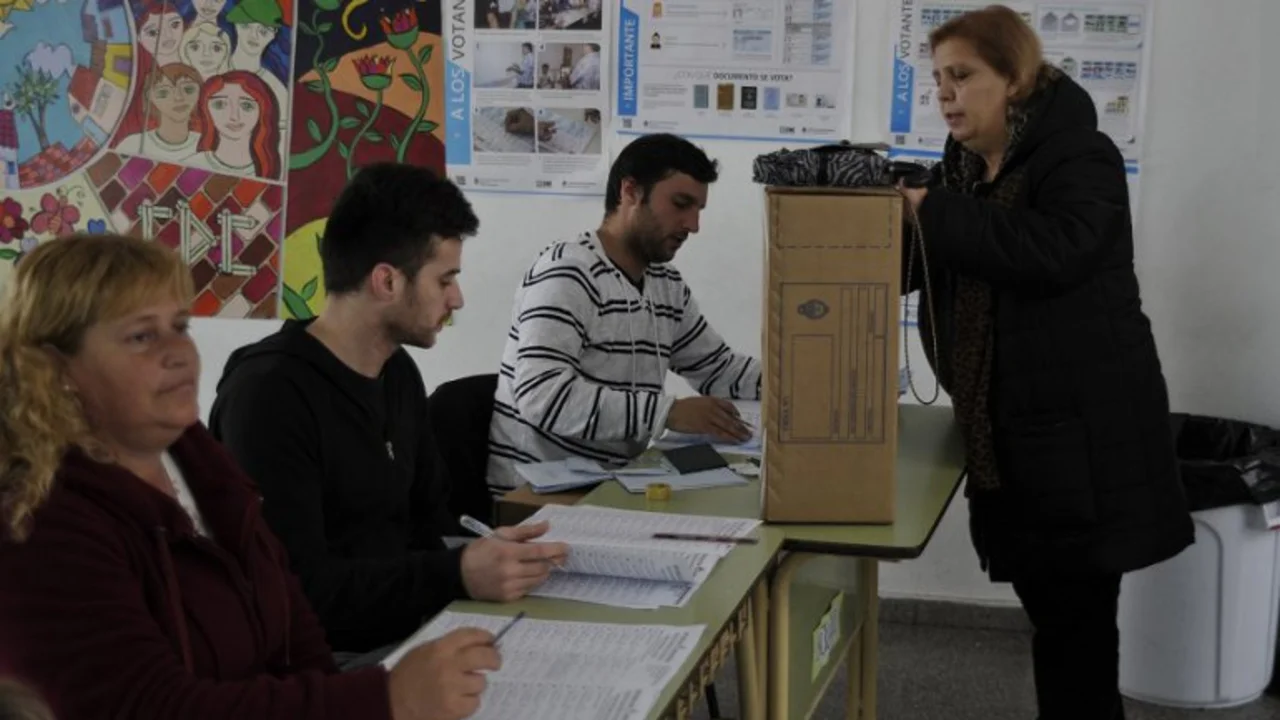 PASO 2015: pasado el mediodía, ya votaron 10 de los 15 candidatos presidenciales