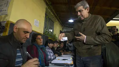 Votó Aníbal y se despachó contra Carrió: "Está plagada de mugre" Votó Aníbal y se despachó contra Carrió: "Está plagada de mugre"