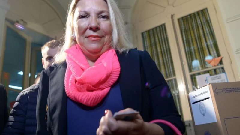 Cambiemos: Carrió pidió que "nadie se mueva de las urnas"
