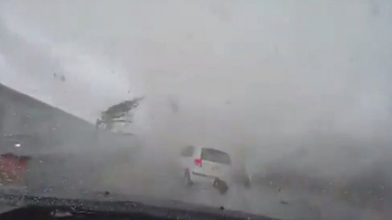 Video: impactantes imágenes del tifón que golpea a China y Taiwan