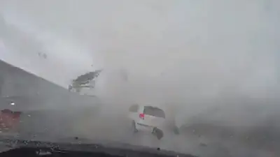 Video: impactantes imágenes del tifón que golpea a China y Taiwan Video: impactantes imágenes del tifón que golpea a China y Taiwan