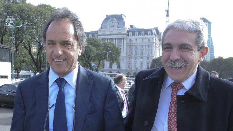Aníbal desmintió peleas con Scioli y hasta ironizó: "Le pregunté si había traído alfajores"
