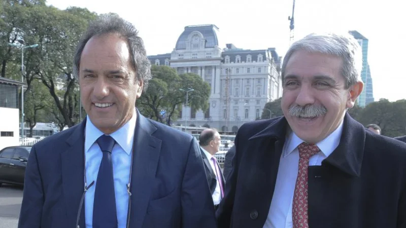 Aníbal desmintió peleas con Scioli y hasta ironizó: "Le pregunté si había traído alfajores"