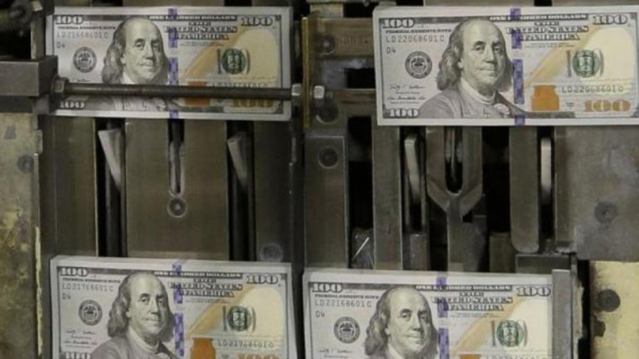 La economía hacia octubre: más consumo, menos dólares y turbulencias externas
