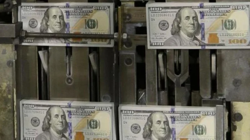 La economía hacia octubre: más consumo, menos dólares y turbulencias externas