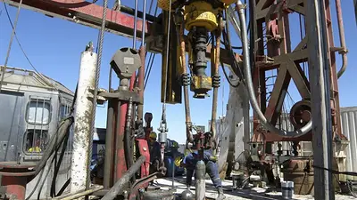 Preocupación en Chubut por la caída del precio internacional del petróleo Preocupación en Chubut por la caída del precio internacional del petróleo