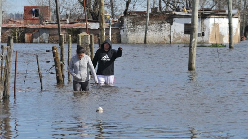 Por las inundaciones, los ganaderos deberán vender animales
