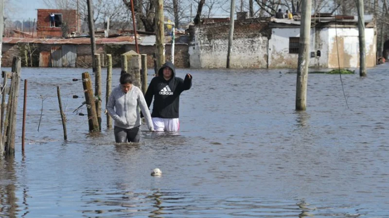 Por las inundaciones, los ganaderos deberán vender animales