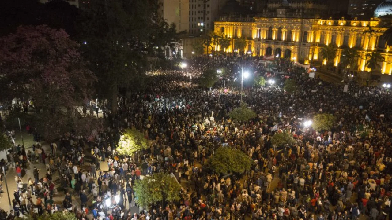 El Gobierno condenó la represión en Tucumán, tras la protesta opositora
