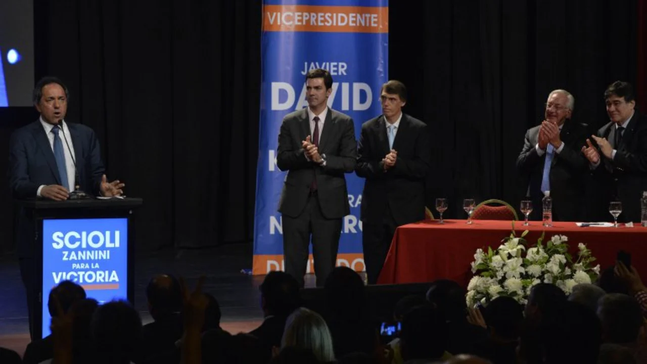 Scioli pidió que los argentinos "no se dejen llevar por ningún presagio negativo"
