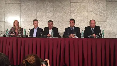 Macri, Massa y Stolbizer juntos: cargaron contra el Gobierno y llamaron a los ciudadanos a seguir "movilizándose" Macri, Massa y Stolbizer juntos: cargaron contra el Gobierno y llamaron a los ciudadanos a seguir "movilizándose"