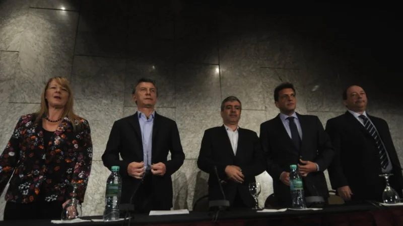 En medio de la conferencia opositora, Macri y Massa volvieron a sacarse chispazos