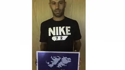 Los kelpers contra Mascherano por las Islas Malvinas Los kelpers contra Mascherano por las Islas Malvinas