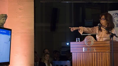Cristina Kirchner: "Cuánto mejor nos iría si algunos supieran más de lo que escriben" Cristina Kirchner: "Cuánto mejor nos iría si algunos supieran más de lo que escriben"