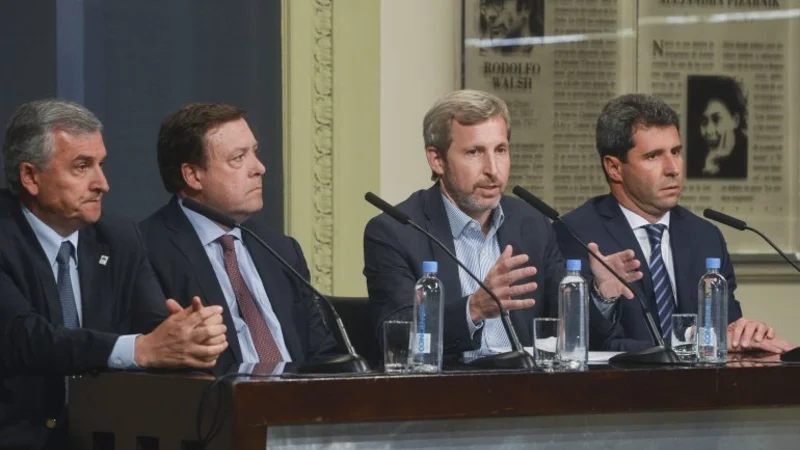 El Gobierno inicia la devolución de coparticipación con 21 provincias