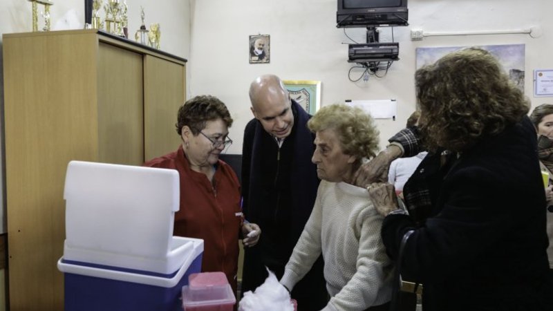 Larreta lanza un plan de tablets y podría agregar un "Tinder para jubilados"