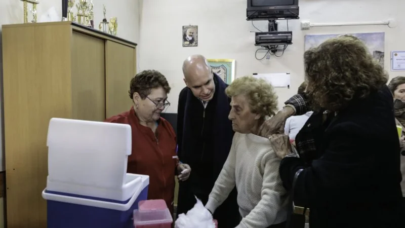 Larreta lanza un plan de tablets y podría agregar un "Tinder para jubilados"
