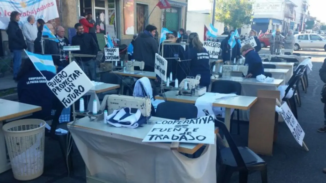 El dueño de una textil al borde de la quiebra culpa a los salarios de sus trabajadores y el kirchnerismo