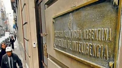 Nuevas críticas a los candidatos de Macri para ocupar la AFI Nuevas críticas a los candidatos de Macri para ocupar la AFI