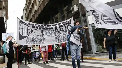 El Gobierno dará de baja el pacto antidespidos con los empresarios El Gobierno dará de baja el pacto antidespidos con los empresarios