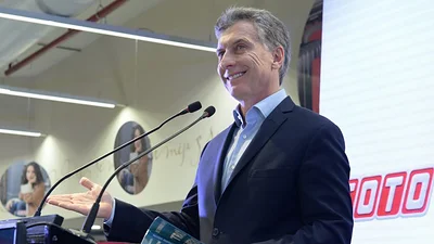 Macri inauguró un supermercado que despidió trabajadores Macri inauguró un supermercado que despidió trabajadores