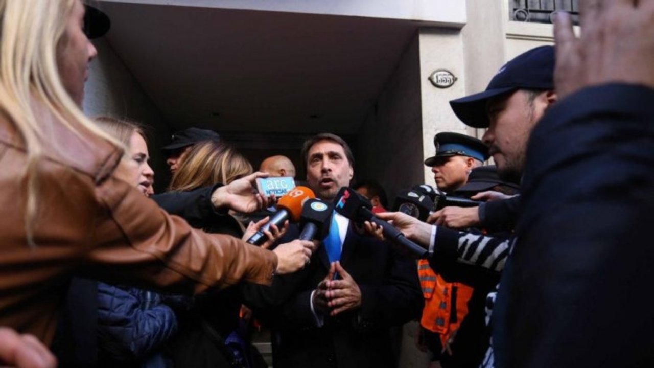 El curioso cantito contra Feinmann tras la mediación con Cristina