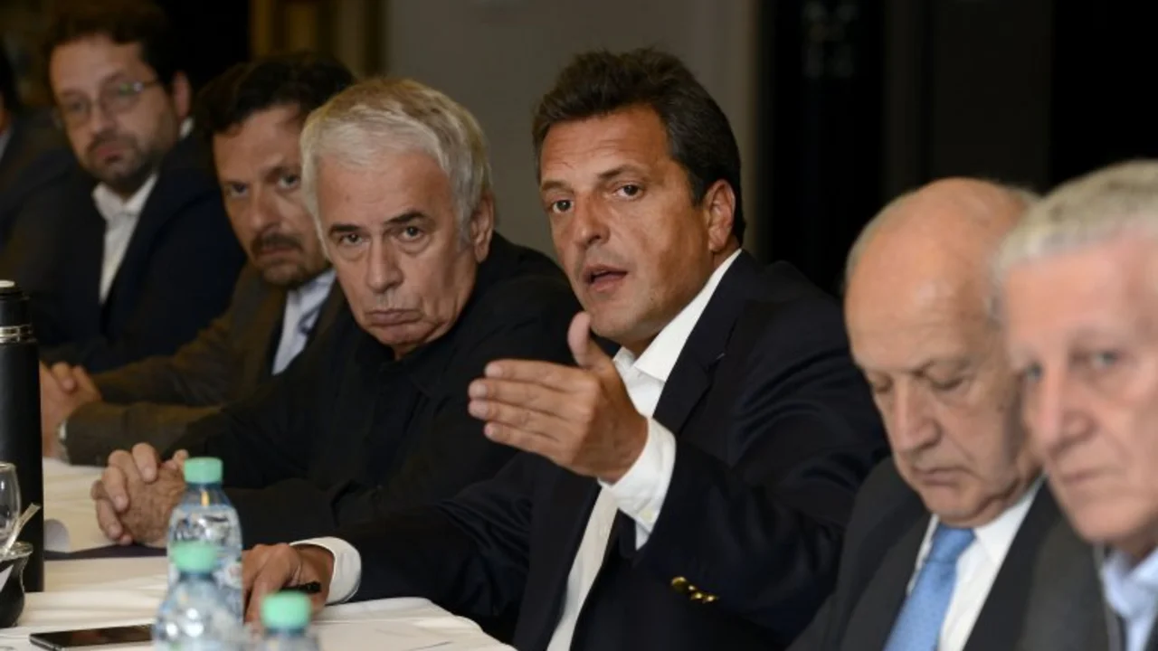 Massa fustigó al ministro de Energía por eludir el Congreso